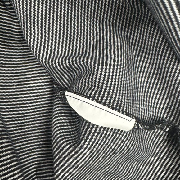 Hugo Boss Men’s V-Neck Tee - Picture 5 of 6